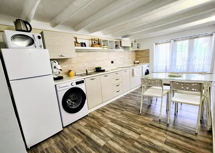Don Vito's Home, DsG2 Short Lets, 250 mt Metrò